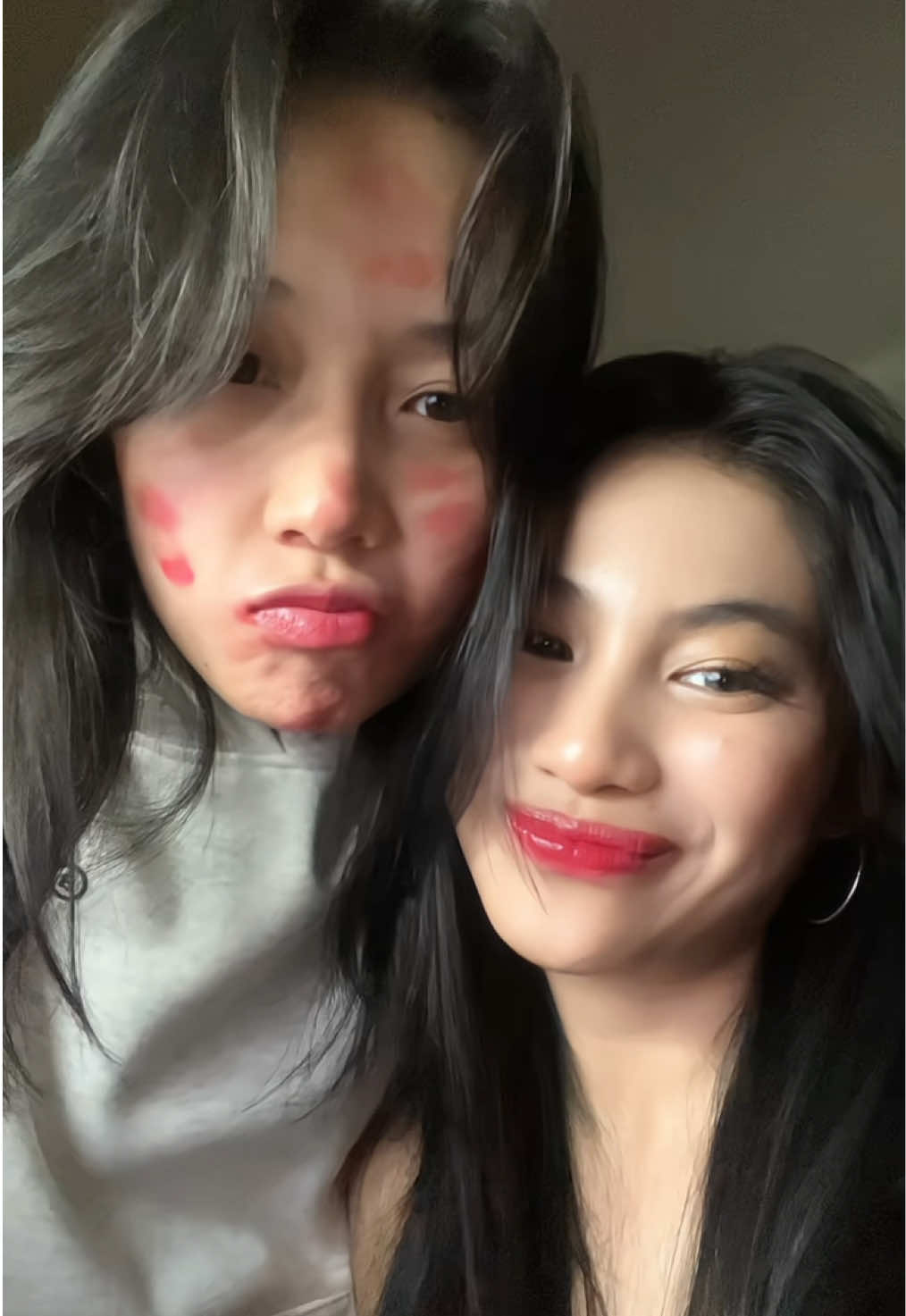 Begini bukan ya make lippienya?