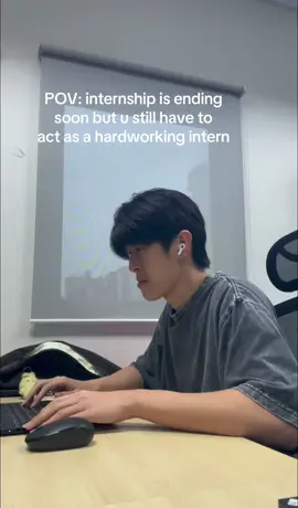 pls get me out of here #corporatelife #corporate #intern #internship #joke 