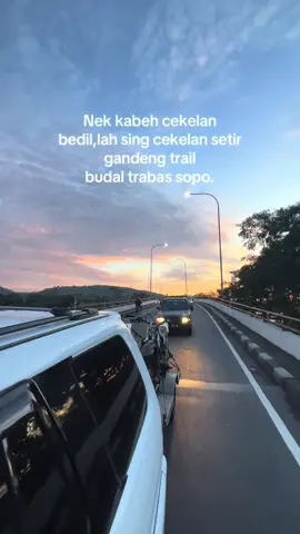 Nek kabeh cekelan bedil sek ngetril sopo #fyp #trabas #traildventureindonesia #storytrabas #trabassantuy 