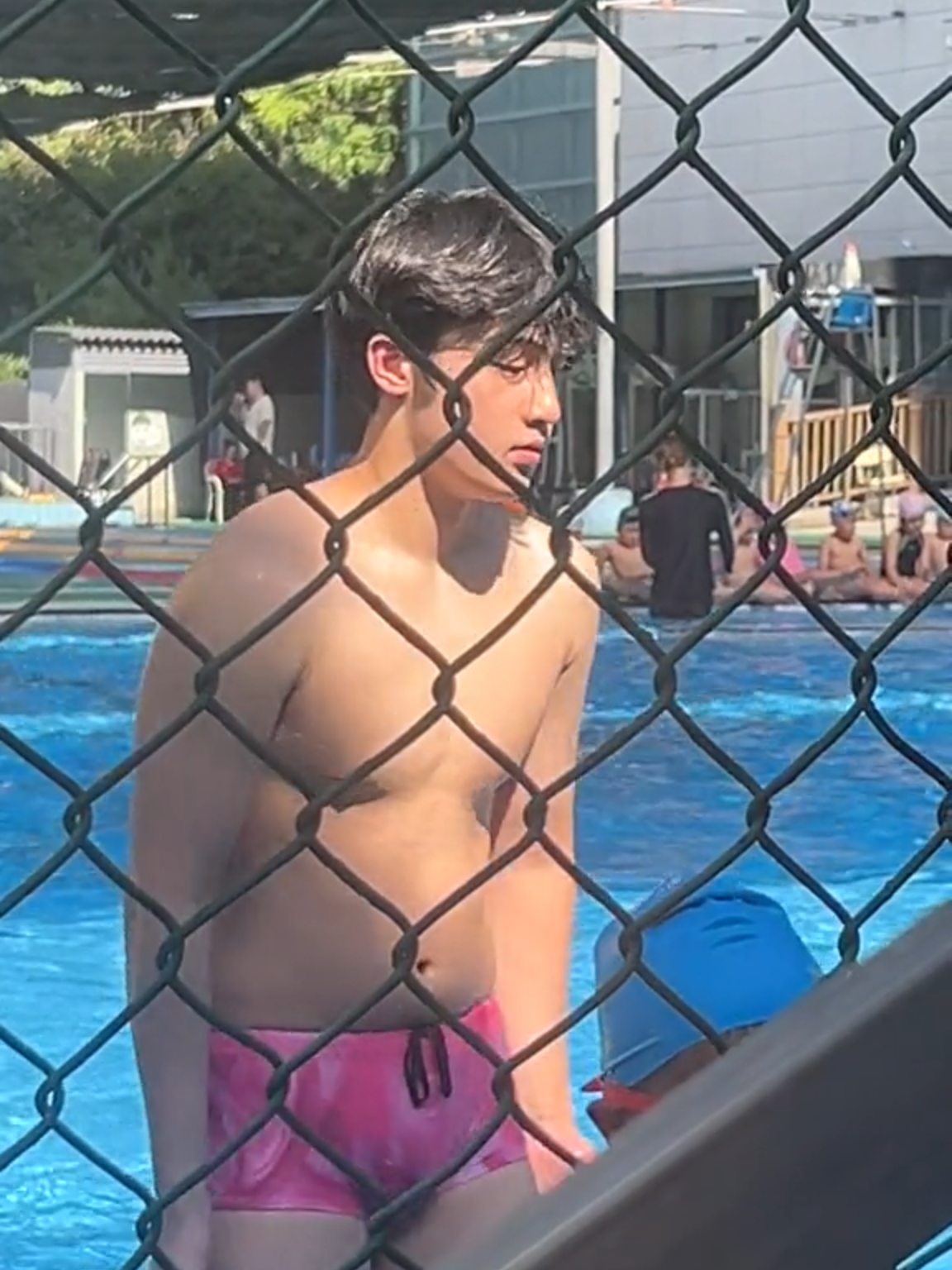 A fence is no barrier to keep the parents away from capturing the hot swimming coach #陈磊 #陈经纶 #china #swimming #instructor #boyfriend #fyp