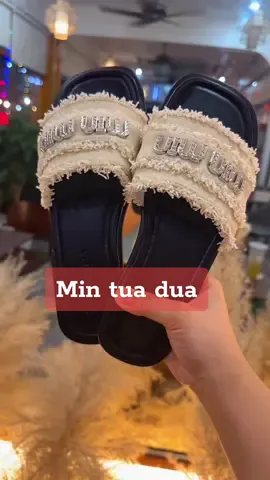 Dép lê m.in tua dua lên chân nhức nách lun ạ #xuhuong #ilovetiktok #deplenu #deplenuganmiumiu #depnutuarua 