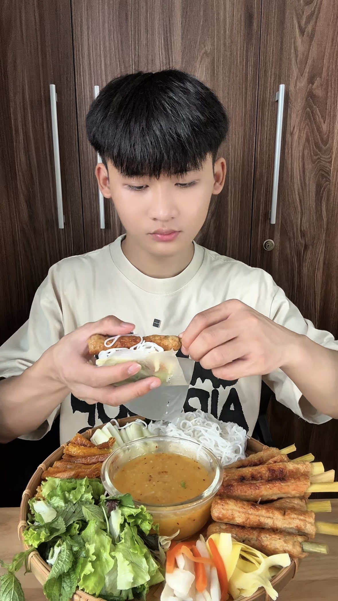 Mukbang nem lụi nướng Nha Trang #mukbang 