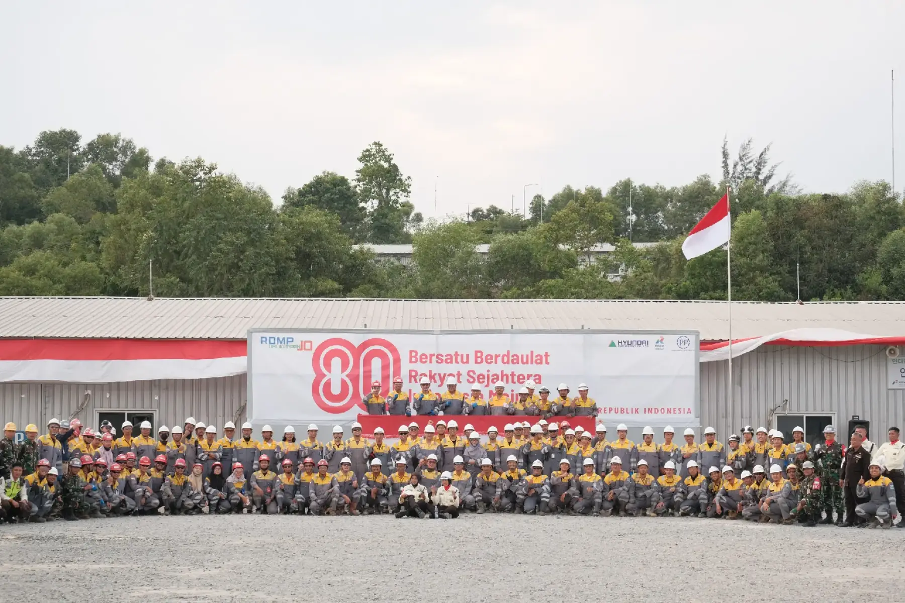 Indonesia tak muda lagi, namun perjuangan tak berhenti. Tetap majukan negeri dengan putra-putri sendiri! Selalu ada rindu dan kasih untuk NKRI. Dirgahayu Republik Indonesia, sekali merdeka tetap merdeka! #fyp #rdmpbalikpapan #harikemeredekaan #dirgahayuindonesia 