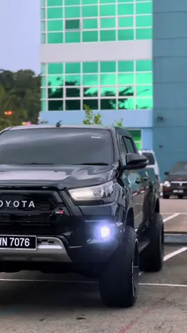 🖤#CapCut #toyota4x4 #hitammatirasa #diselpower #hilux 