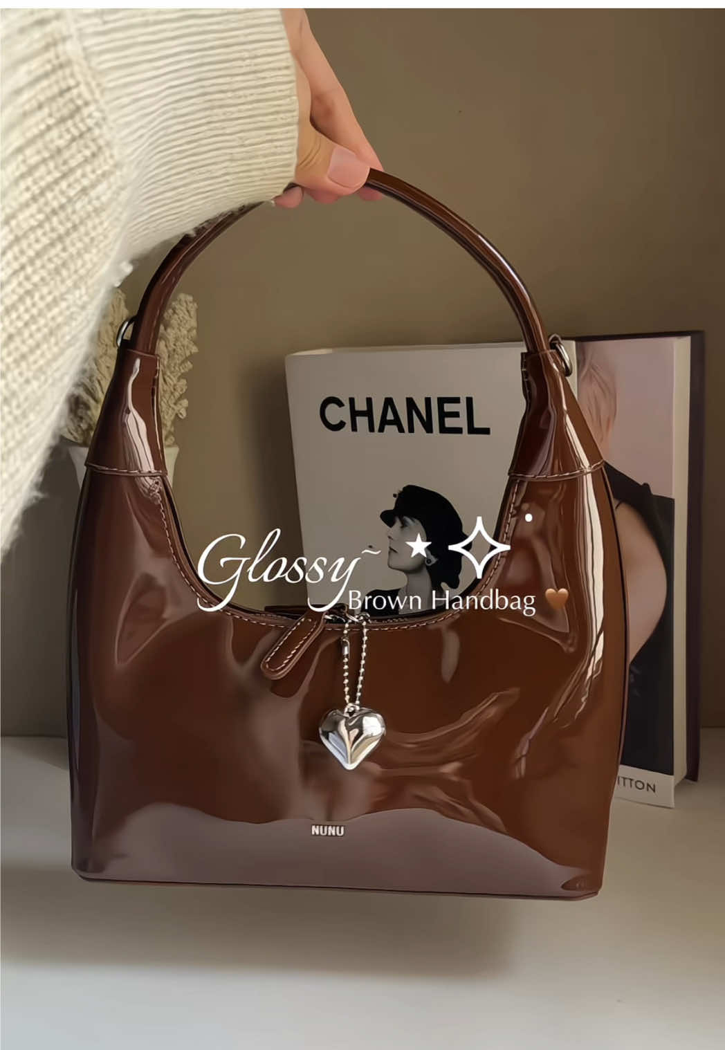 OMG im in loveee!!! So pretty and shining✨ #handbag #glossybag #nunuhandbag #bagforwomen 