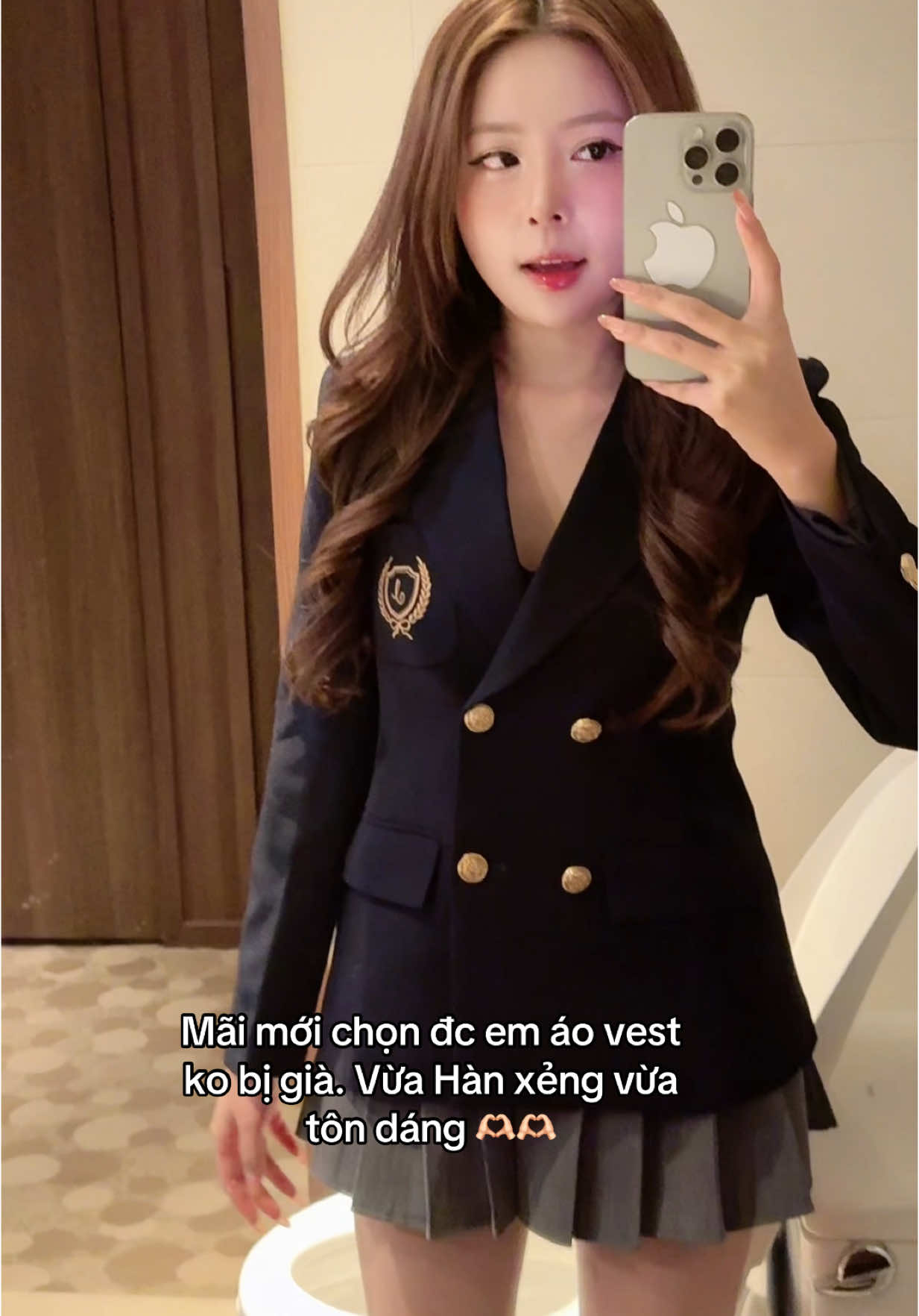 Em áo vest ưng nhất quả đất 💗💗 bà nào chưa có thì đặt ngay đi na #charicenguyen 