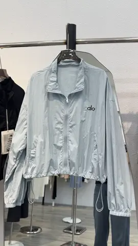 Các mẫu khoác gió sẵn nhà Him #xuhuong #phoidoxinh #himcloset #moingaymotoutfit 