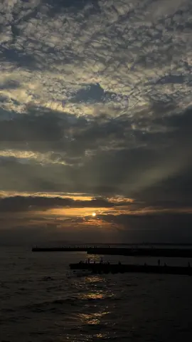 世界が敵でも、君がいれば大丈夫。#fyp #海 #恋愛ポエム #カップルポエム #儚い 