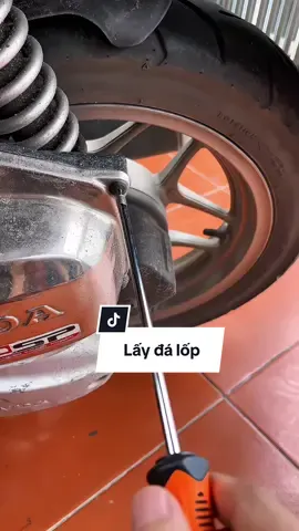 Cây lấy đá lốp ô tô làm sạch lốp. #laydalopxeoto #mocdalopoto 