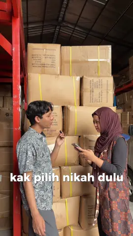 Nikah bisa ditunda, mapan bisa menyusul… Tapi kalau brand kamu mau jalan jauh, packaging jangan ditunda❌🫵🏼 PT Ravasia Inter Solusindo hadir jadi solusi packaging terbaik buat semua produkmu 💡 Mulai dari desain, material, sampai hasil jadi semua ada di sini👌😍 @Unilever Beauty PH @Unilever Personal Care PH @Unilever Store  #solusibisnis #packaging #ravasiaintersolusindo #kosmetik #skincare #unilever #fyp 