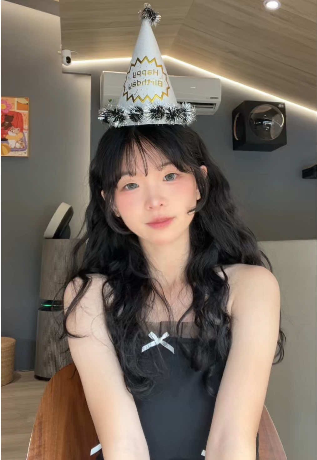 100%都在顧那個帽子怕他掉下來🥲🥲