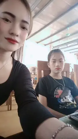 2 mẹ con e đến nhất hòa ùi 