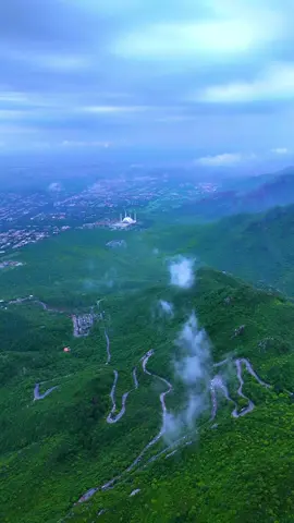 Ishq sa barse❤️☁️ #islamabad #islamabadian #greenpakistan⚘🇵🇰⚘ #naturalbeauty #foryoupage 