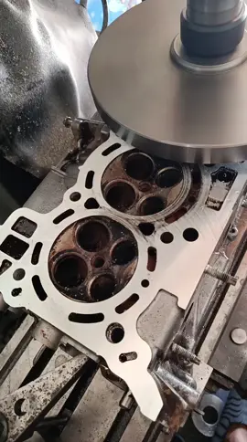 proses scraff cylinder head mobil nissan  #bubut #fyp 
