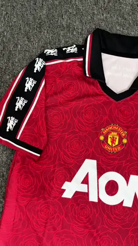 Ngaku pendukung MU tapi belum punya jersey Manchester United? Beli sekarang juga, mumpung lagi ada diskon MU vs Arsenal! #jerseymanchesterunited #jerseymu #manchesterunited #ggmu #gloryglorymanunited 