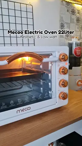 Mecoo Aesthetic Electric Oven 22 Liter  Memiliki fungsi:  - 2 Set Pemanas Api Atas Bawah, Total 4 Pemanas dengan Daya 400-800 Low Watt - Pintu Kaca Transparan dan Design Pintu 2 Tahap - Lampu Oven Terintegrasi - 4 Tombol Pengatur  - Rak Makanan Fleksibel - Design Antilengket Dan dilengkapi: - 1x Nampan bawah - 1x Tray Panggangan - 1x Nampan Baking - 1x Penjepit Loyang