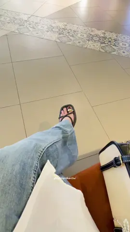 Membalas @dewi udah ya cantik, super empuk pokoknya nyaman bgt dipake🥰 #sandal #sandalwanita 