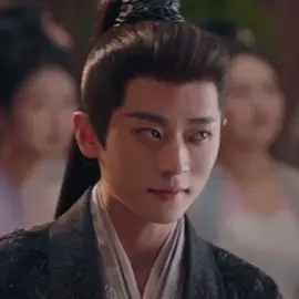 “abs or biceps?” HIS DAMN SMILE AND SMIRKKKKK #chenglei #xiaojue #legendofthefemalegeneral #cdrama #cdramaedit 