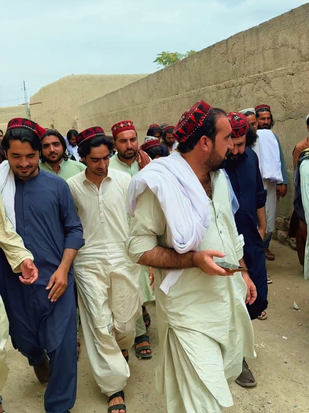 ❣️✊😉 #لراوبریوافغان #adnanwaxiri #waziristan #gilamanwazir🇦🇫 #viral @ZakimWazirPTM @Eid Rehman @Hanif Pashteen 