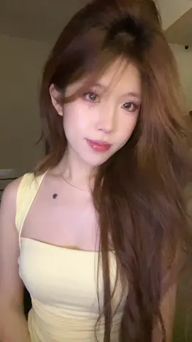 iu màu vàng