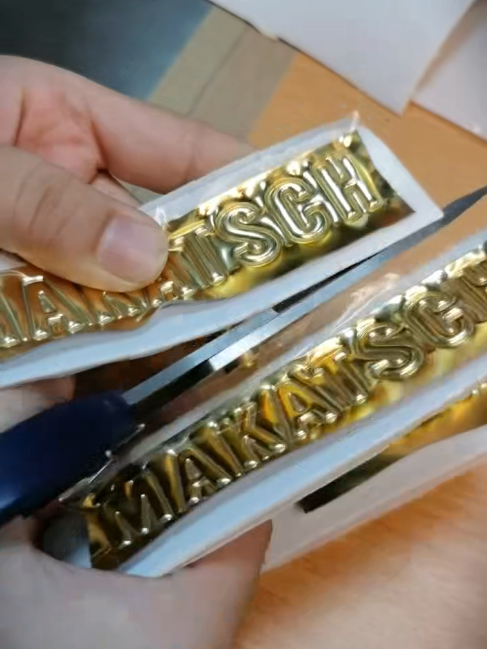 TPU trademark high frequency machine hot stamping on webbing woven tape #hfmachine #Máquinadesoldaduradealtafrecuencia  #logo #trademark #logoprinting