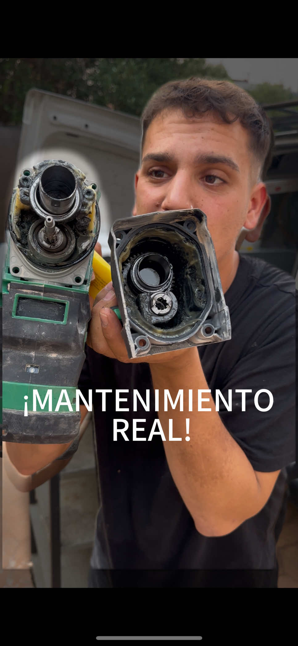 ¡MANTENIMIENTO PROFESIONAL! #electrician #herramientas #tips 