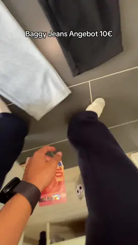 Ich hoffe es gibt noch welche… #jogginghose #jeans #baggy #jogger #deals 
