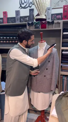 Winter ka classy style ❄️ Double breasted wool coat jo deta hai ek royal aur confident look 👔🔥 Perfect choice for weddings & formal gatherings #DoubleBreastedCoat #WinterStyle #TailorMade #MensFashion #RoyalLook #FormalWear #NafeesStyle #ClassicMenswear #WinterOutfit #PakistaniFashion #ElegantStyle #WeddingOutfit #MensWardrobe