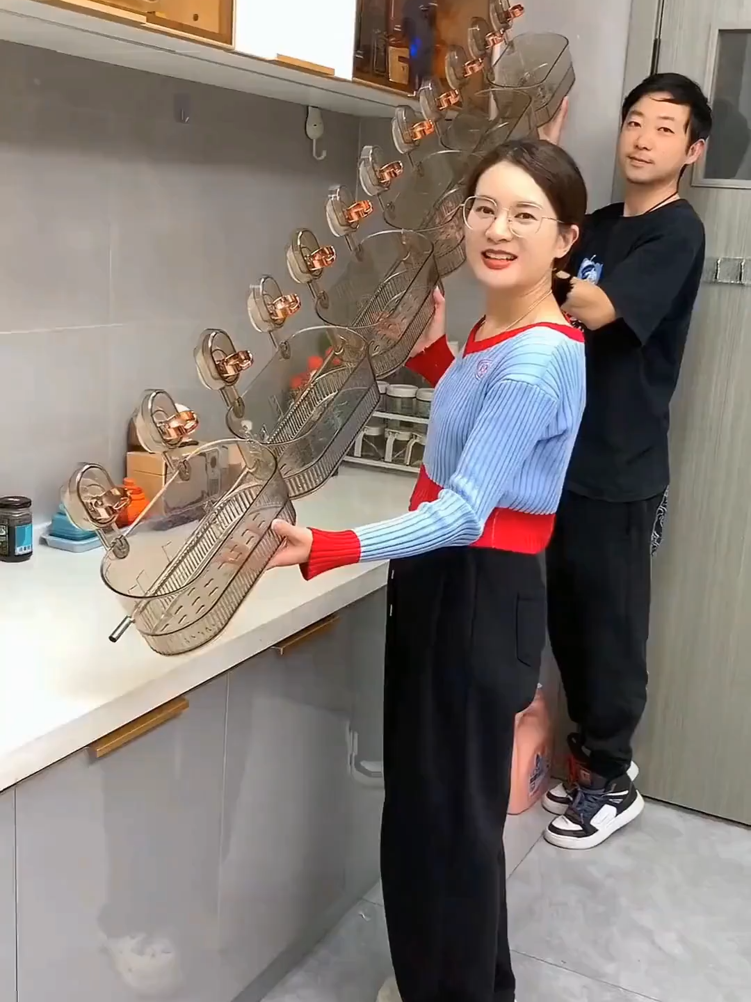 ไม่ต้องเจาะรู ไม่ต้องใช้กาว ตะกร้าเก็บของแบบถ้วยดูดมีประโยชน์มาก ไม่ว่าจะติดตั้งในครัวหรือในห้องน้ำ #ชั้นวางถ้วยดูด# ตะกร้าเก็บของ