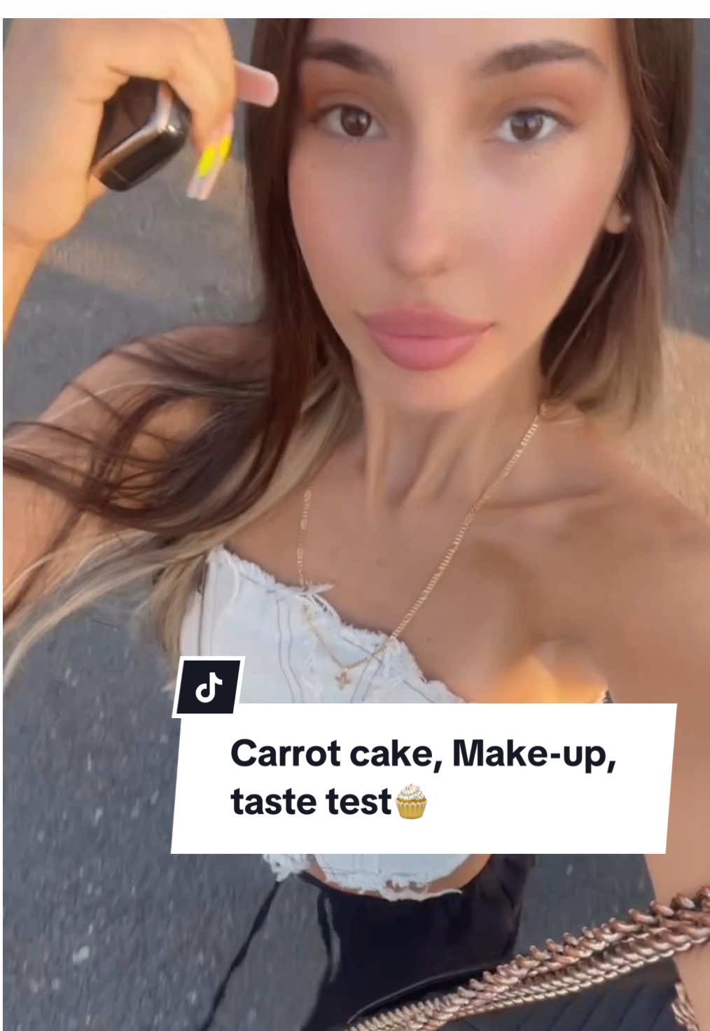 Ig: zltnanna #tastetest #makeup #statbucks #carrotcake #dm @starbucks.romania @smols.ro 