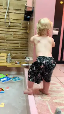 Baby falls down #usa🇺🇸 #fyp #funny #baby #foryou #kid 
