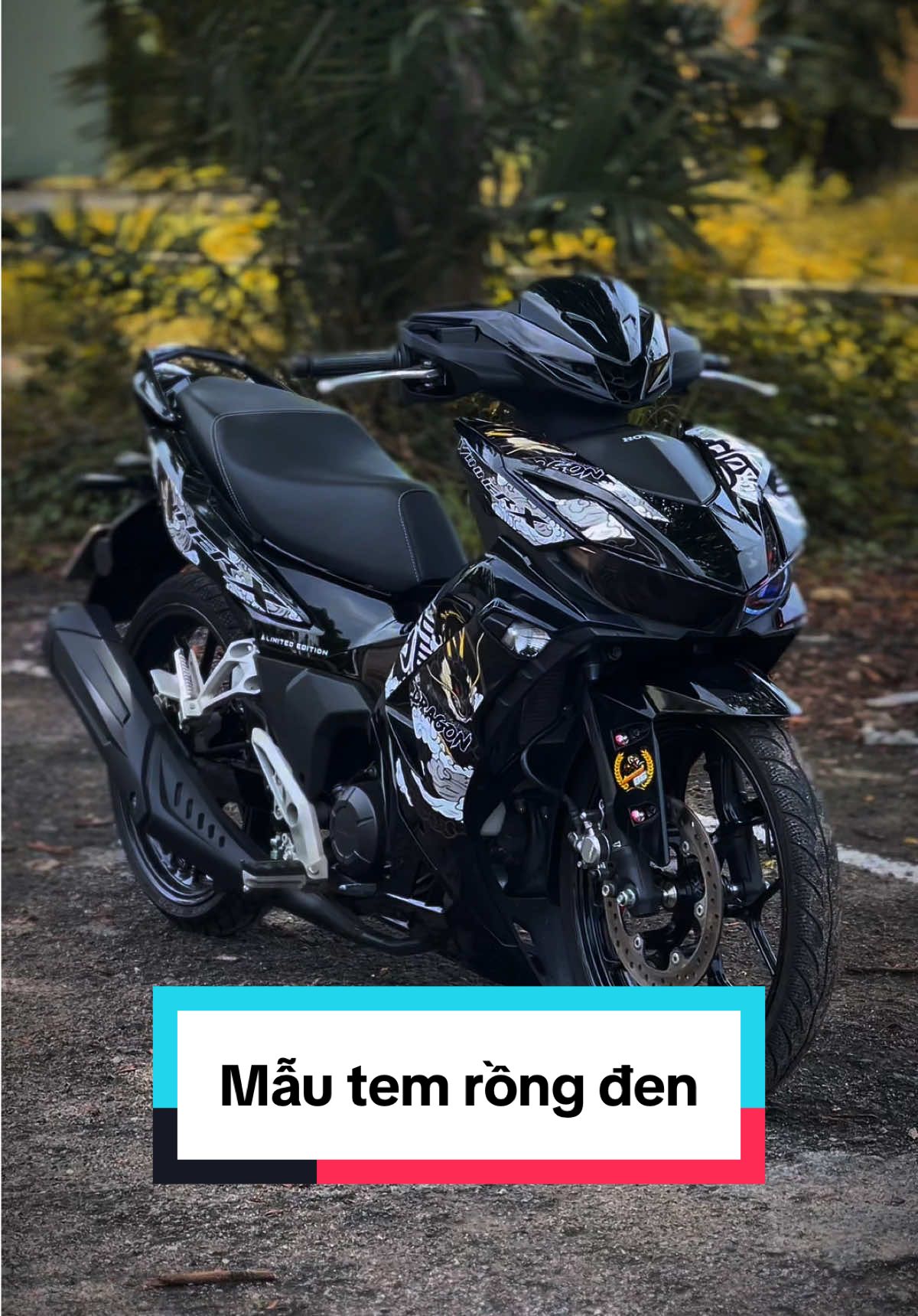 Bữa giờ nhiều ae hỏi shop lên clip mẫu rồng này đi☘️ nay up cho ae tham khảo mẫu nha #xuhuong #bangocdecal #decalhoangquan86 #rs150rvietnam🇻🇳official #rs150malaysia_official 