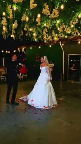 Bizimkisi bir aşk hikayesi..🥹#tiktok #keşfetteyizzz #fypシ #düğün #bizimkisibiraşkhikayesi 