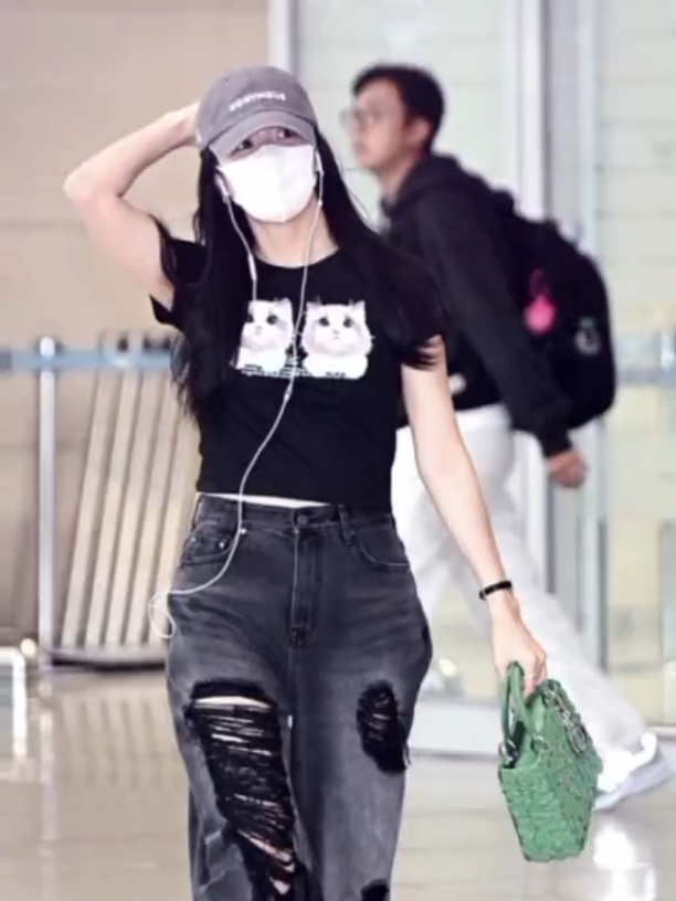 buset dah neng 🛐 #BLACKPINK #JISOO #DIOR #BPBLINK #FYP 