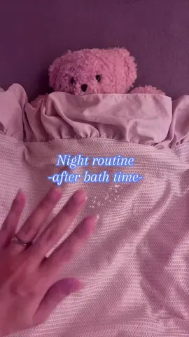 recommend boost serum* もうすぐ導入化粧水がなくなるなーと思っていたら 信頼のロート製薬様のアイテムをミッケ😚🫶 先行美容液を使うことで 次に使う化粧水とかの肌馴染みが良くなる🥰 ぐんぐん馴染んでく使用感がお気に入り🫶 #PR #ブルーミオ #導入美容液 #osina #推品買い 