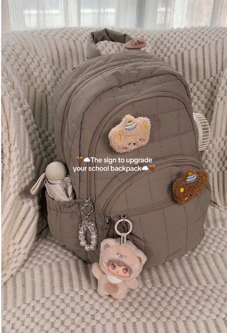 The sign to upgrade your school backpack🤎☁️#bagsmart #tiktokbacktoschool #schoolbackpack #backpack #schoollife 