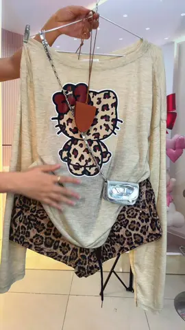 #phoidoxinh #fyp #yenshoplivereview #outfit #moingaymotoutfit #myoutfit #thinhhanh #xuhuong2025 #viralvideo #phoidotrend #xuhuong #setboxinh #thoitrangnu 