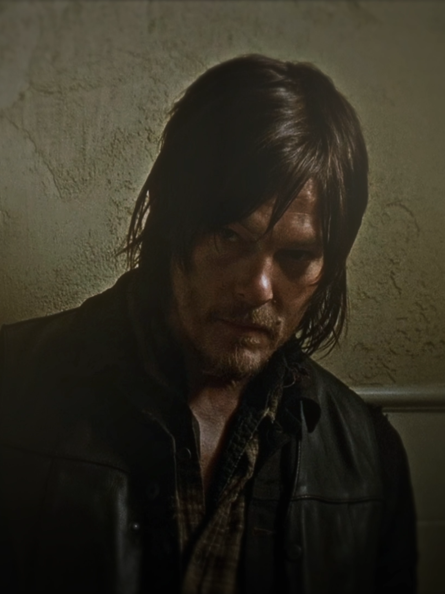 how he looks at her #thewalkingdead #daryldixon #bethgreene #twd #edit #bethyl #normanreedus #emilykinney #normily #teamdelusional #fyp