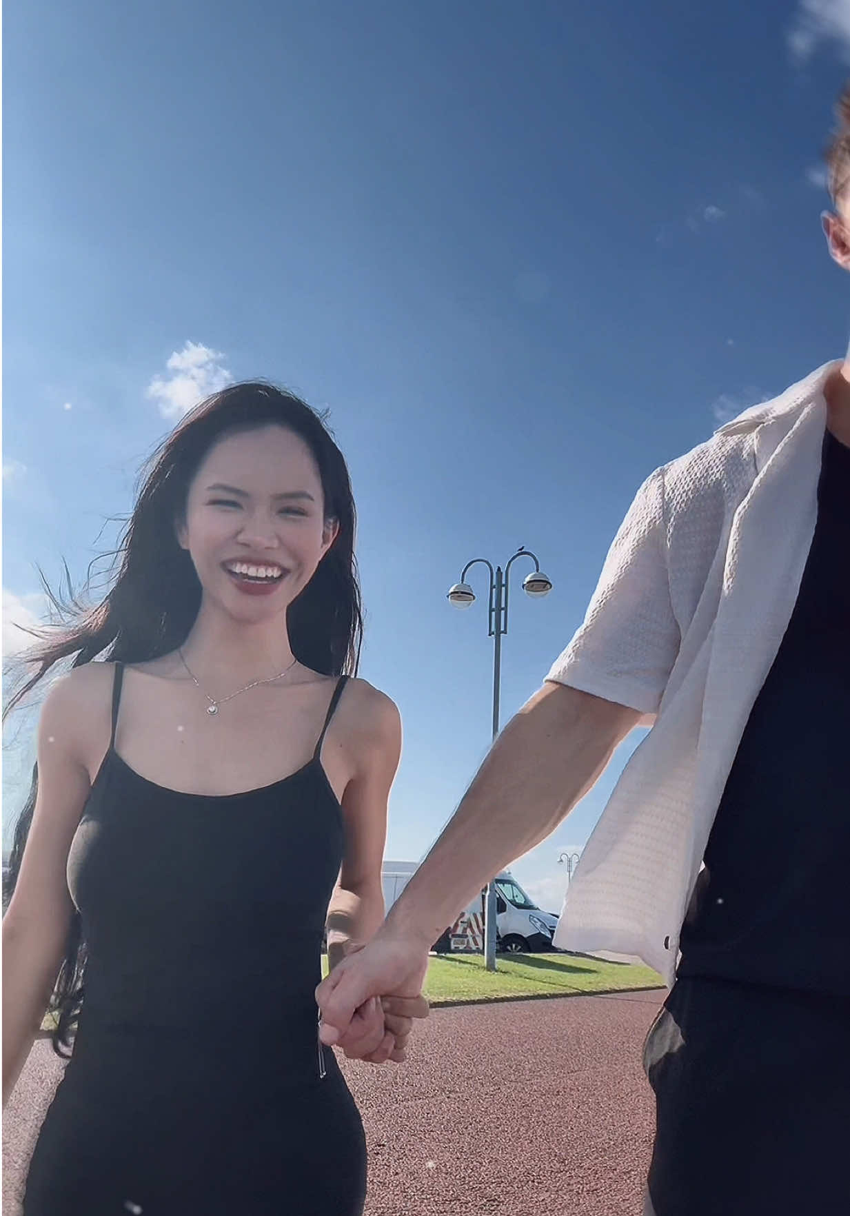 FOLLOW US @duyungada ksi smpi dlu 100k followers kita reveal??😜😂 #couple #uk #couple 