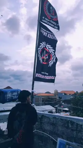 jika kamu bertemu dengan orang yang tepat, sampai tua pun kamu adalah pemenngnya #genkpukulallstar #jember24jam #dewata86  #4upage 