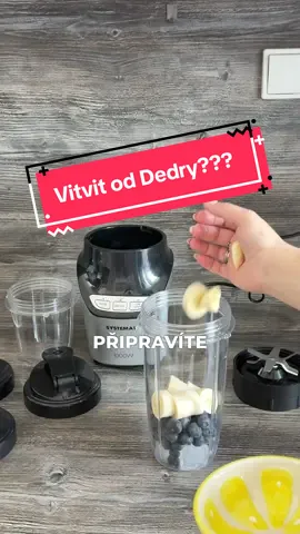 Nejdřív pěna, pak power. Ovoce čistý jak tvoje karma, smoothie hustý jak tvoje ambice. VITVIT mýdlo + VITVIT Ultimate mixér = kombo, co ti zvedne imunitu i náladu. #dedra #vitvit #smoothielife #cleanfruit #fyp 