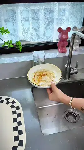 Bình tự động nhả dầu rửa bát tiện lợi #giadungthongminh #giadungtienich 