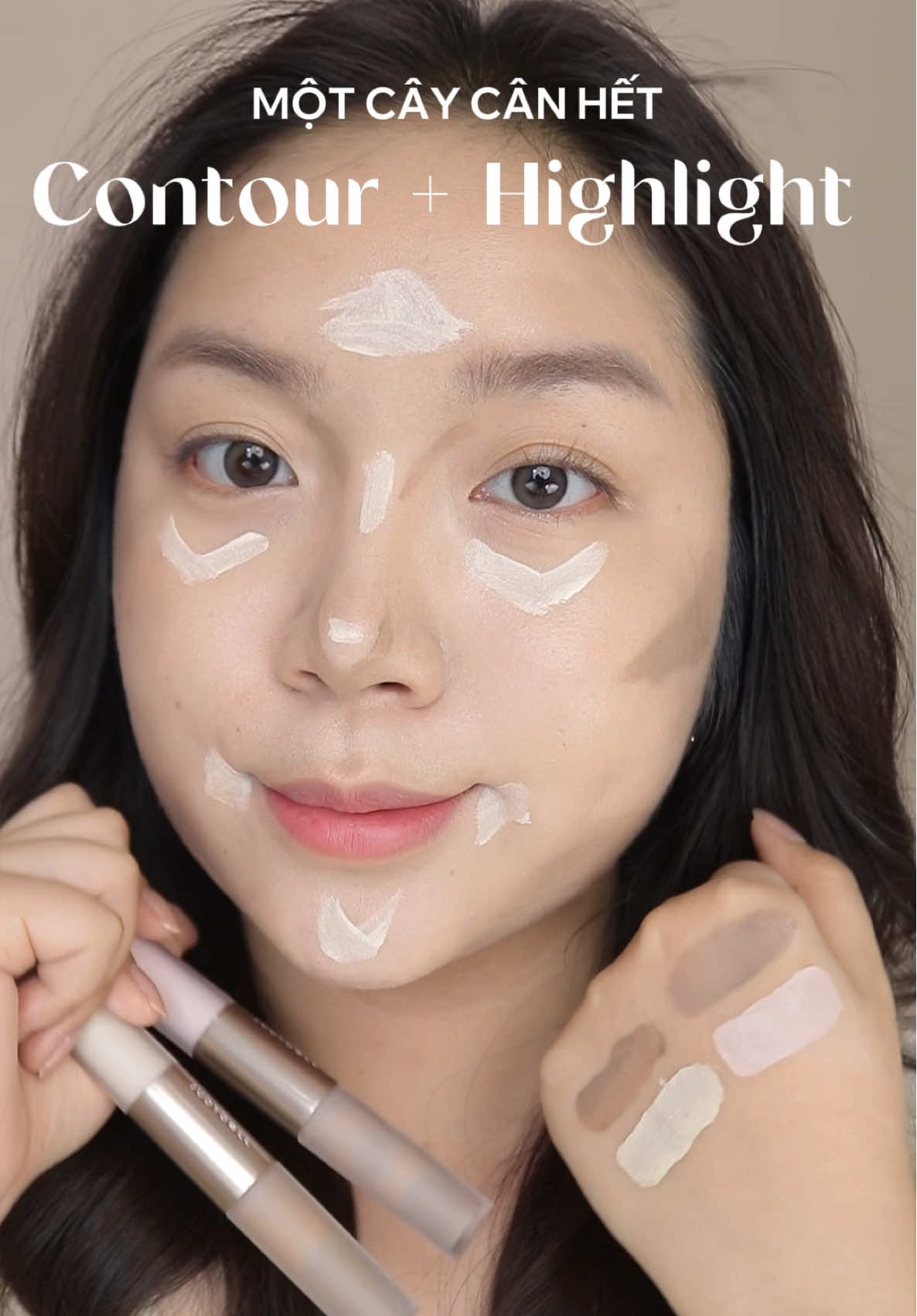 Đừng phí tiền mua 7749 đồ tạo khối nữa. Một cây này là đủ contour + highlight rồi ✨ #judydollvn #HighlightContouringCream #thuvienmakeup #reviewlamdep #BeautyTok 