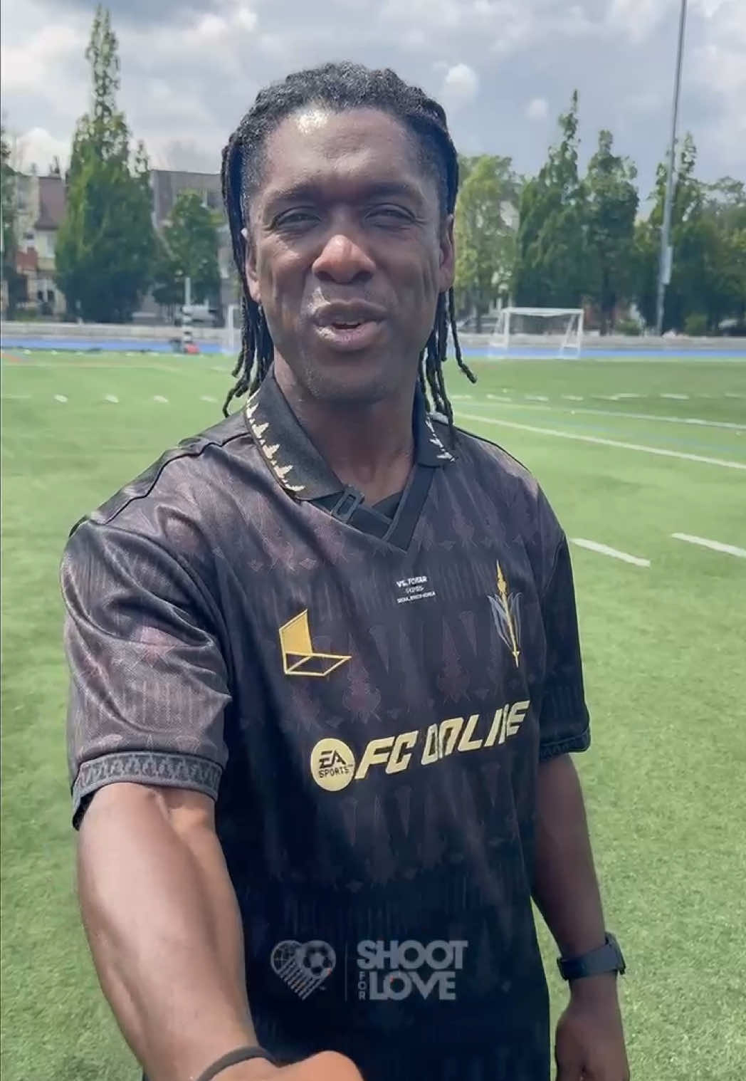 Reunited ❤️🖤 Clarence Seedorf has switched sides to FC Spear! 😱 Watch him and Kaka on the pitch together in the 2025 Icons Match 13th - 14th September in Seoul. 🙌 #iconsmatch #nexon #shootforlove