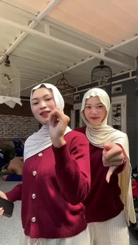 yg mau samaan outfit nya ada di showcase ya teman”🥰 #bestie #outfitideas #foryoupage 