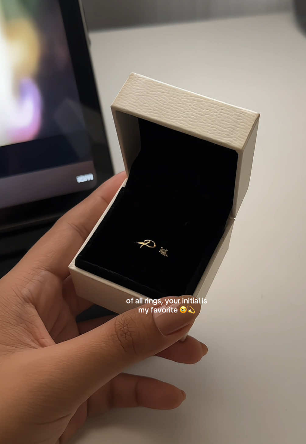 initial ring pretty 💌🙌 #initialring #ring #gift #jewelry #promisering 