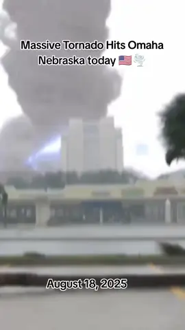 Massive Tornado Hits Omaha Nebraska today 🇺🇸🌪️  #tornado #storm #weather #severeweather #stormchasers  #omaha #omahanebraska #nebraska #nebraskaweather #nebraskastorm #midwestweather  #tornadowarning #tornadoalert #twister #weathertok #fyp #foryoupage 