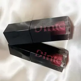 #PR #Dinto #ディント Dintoさまからいただきました Dinto-ディント ◆Blur-Glowy Lip Tint -ブラーグローイリップティント かろやかな塗り心地！ ガラスのようなツヤ感🪩 マンゴースウィーツを食べてるみたい！ 甘い香りにうっとり〜🥭💕 ジューシーな艶感で ふっくらぷるんとした唇に💋 塗って数秒後に少し濃くなって その色が長く続く感じ☝️ ティッシュオフしても カラーがしっかり定着👏 しっとり感が続いて ティントなのに乾燥しにくい🙆 【205 justitia】　既存色 ピーチのような コーラルっぽさもあるピンク💗 合わせやすくいカラーで、 迷ったら手に取るリップ👠 【233 florentia】　＼新色／ ミルキー感のある モーヴ系のピンクカラー🩷 イエベの私が使っても肌色くすみにくい◎ プルンと感が際立ってお気に入り💌 8月末から、 Dintoの人気対象アイテムを購入で 12月発売予定の「ミニリップオイル」 1本がランダムでもらえる！ というキャンペーンがあるみたい✨ Dintoの商品は Qoo10 JP、楽天、Amazonで購入可能なので、 ぜひチェックしてみて🍧    