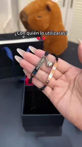 Who would you like to give it to?🥹🫶💋#giftideas #couplebracelet #fyp #rosas #couplegoals 