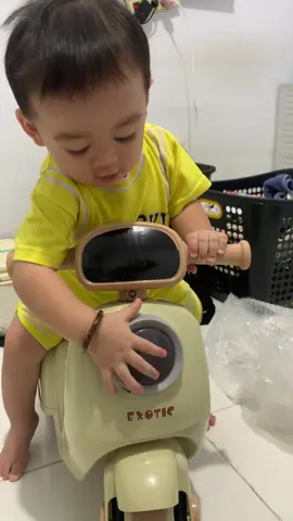 Motornya lucuu😍 #foryoupage #xybca #vespaanak 